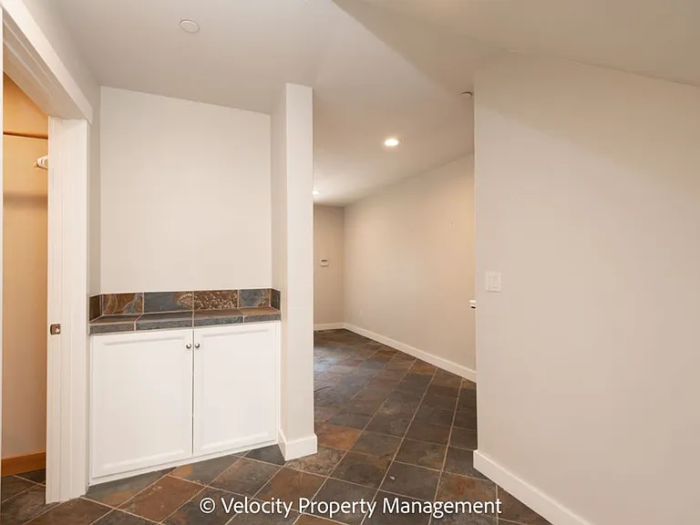 600 SW Otter Way — Photo 29
