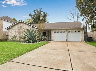 9707 Lawngate Dr, Houston, TX 77080