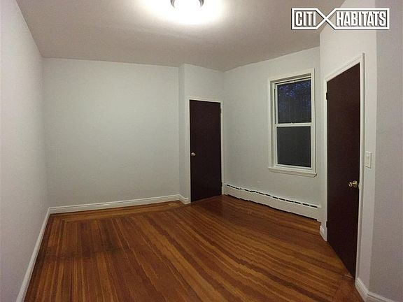 4th image of 252 Cromwell Ave #1