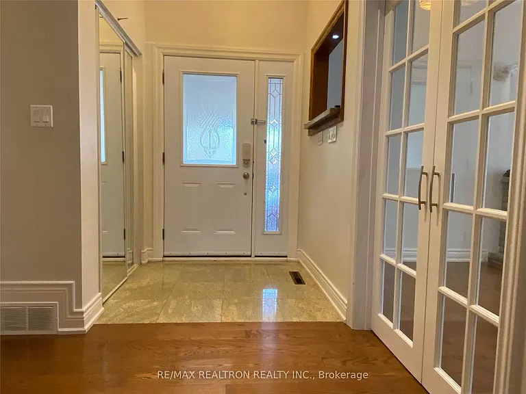 38 Bayberry Cres — Photo 12