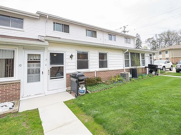 2nd image of 25305 Country Club Blvd Unit 11