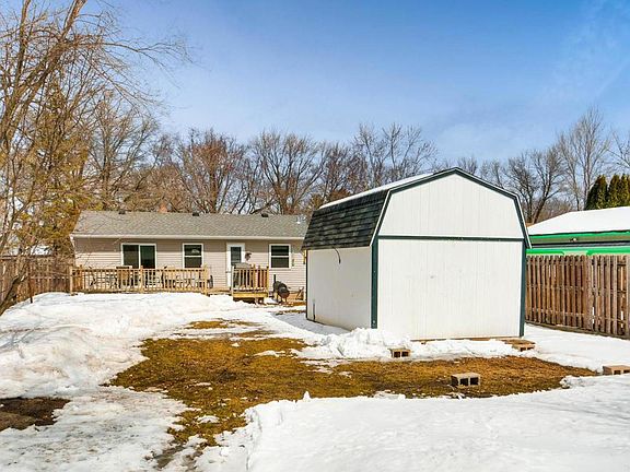 3rd image of 178 Hanson Rd
