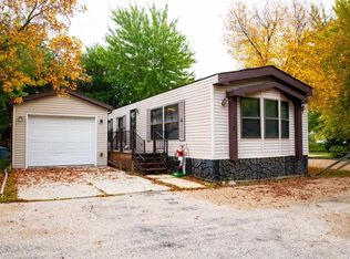 806 28th St TRAILER 66, Milford, IA 51351