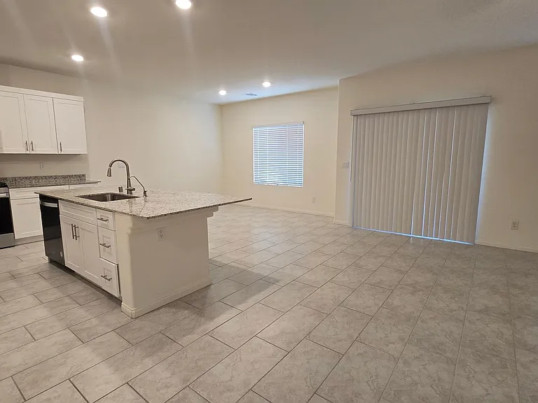 7647 Duran Harbor Ln — Photo 9
