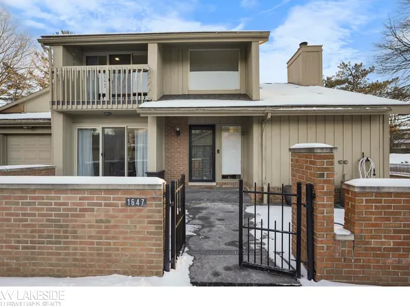 1647 S Hill Blvd, Bloomfield Hills, MI 48304