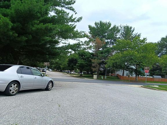 5th image of 8 Simpson Ct