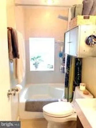 308 S 12th St #2F — Photo 6