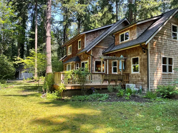 14732 Henderson Road NE, Bainbridge Island, WA 98110