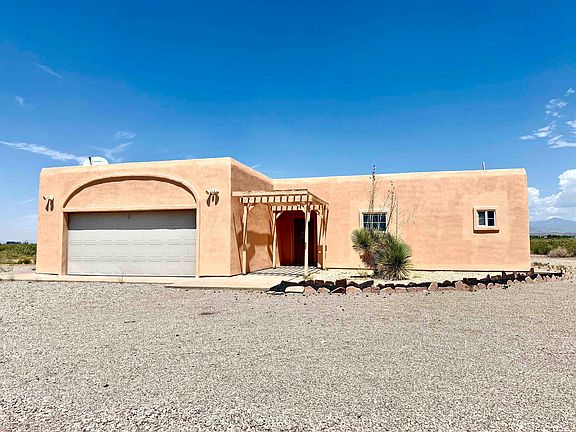 3rd image of 27 Gardner Ln