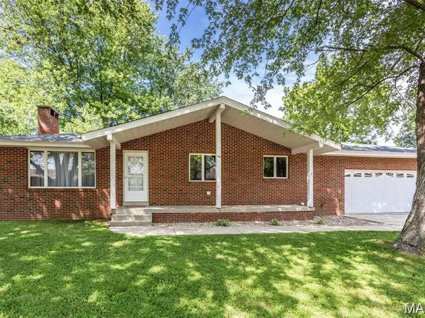 95 Sunflower Dr, Highland, IL 62249