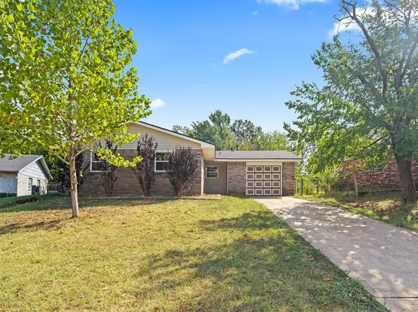 410 Jarman Dr, McLoud, OK 74851