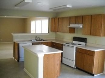 3rd image of 304 Farm Springs Dr
