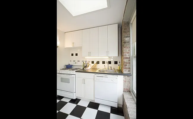 Rented by Douglas Elliman | media 33