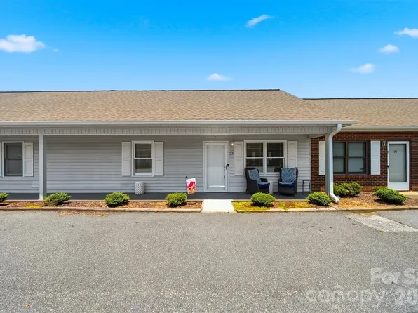 115 23rd St NW APT 25, Hickory, NC 28601