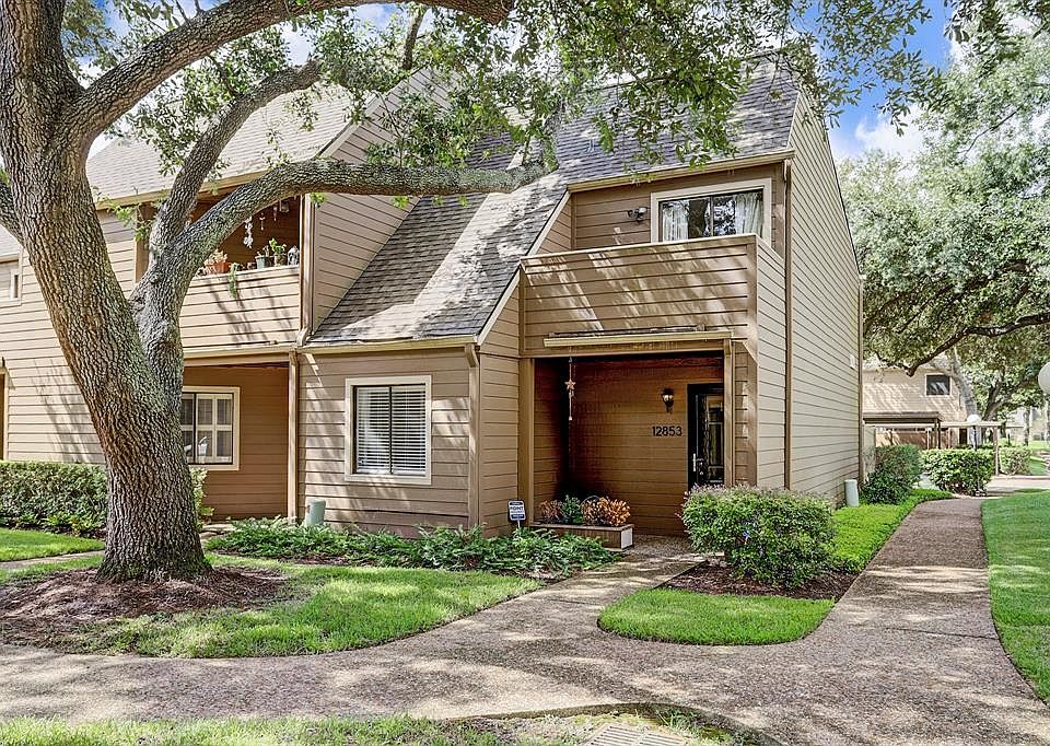Welcome home to your townhome. Notice the front porch, 2nd floor balcony (off the ownerâs retreat) and gutters. Corner unit overlooking well-manicured courtyard and beautiful shade tree.