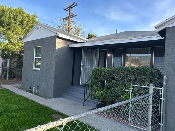 1235 Roxbury Dr, San Bernardino, CA 92404