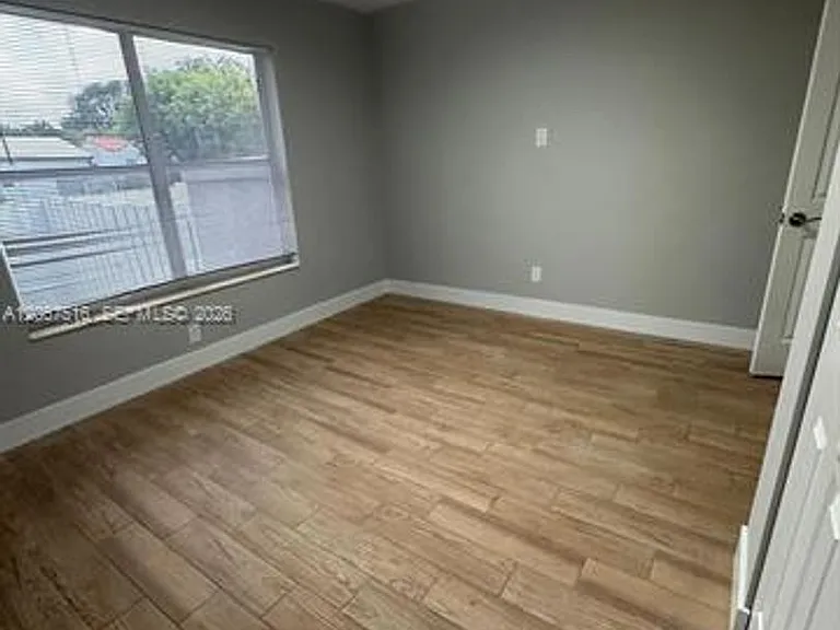 15 NW 31st Ave #15 — Photo 6