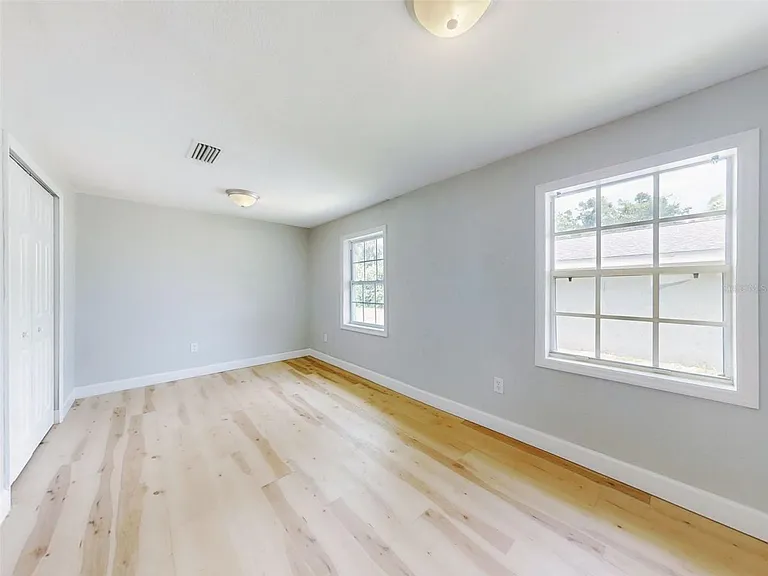 1103 Washington St — Photo 16