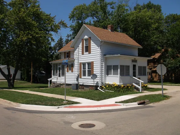 2 N Gosse Blvd, Princeton, IL 61356