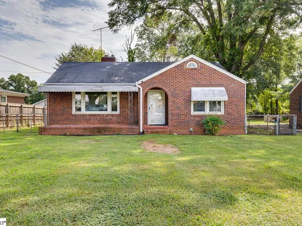 15 Dargan St, Greenville, SC 29611