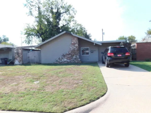 717 Redbud Dr, Enid, OK 73701