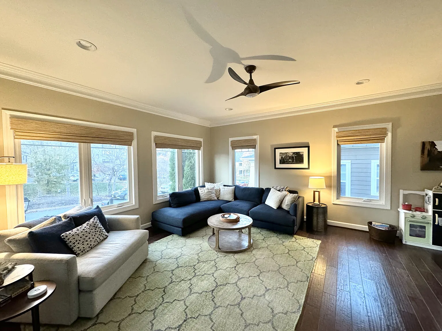 4 bed, 3.5 bath, 2730 sqft, $4,350 — Photo 3