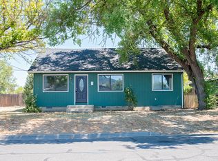 260 N 1st St, Central Point, OR 97502