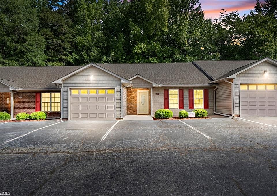 1st image of 402 Pinefield Pl