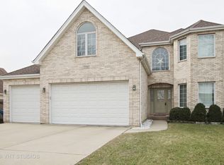 758 N Van Auken St, Elmhurst, IL 60126