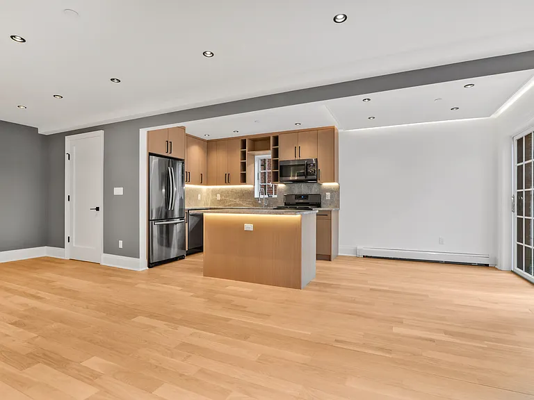 21-74 42nd St #2 — Photo 4