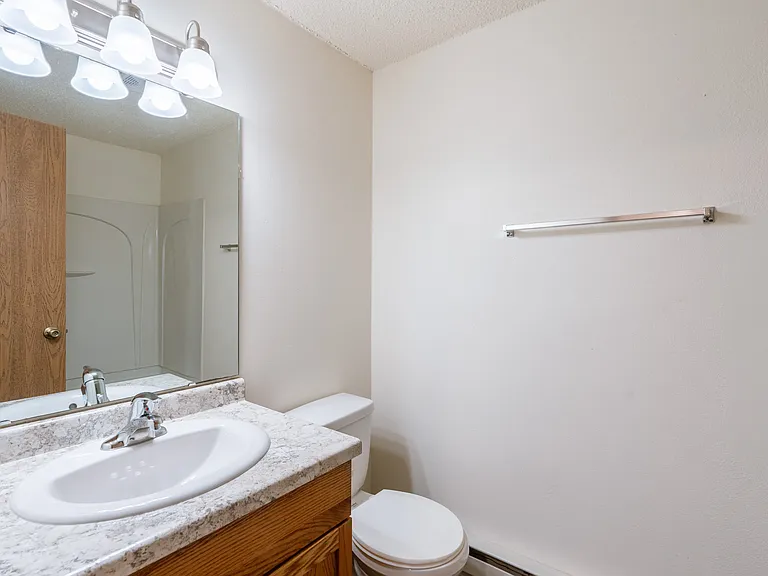Fargo, ND Berkshire Apartments | Bathroom