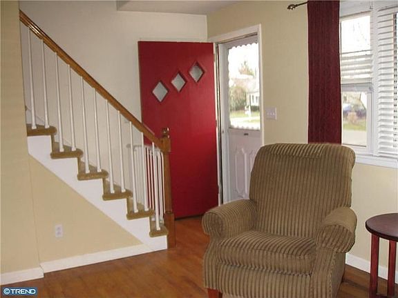 2nd image of 1 Laurel Ave