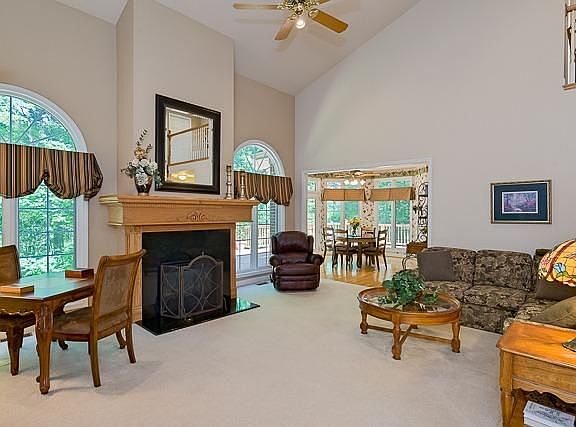 3rd image of 8988 Cascade Dr