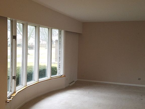 3rd image of 1602 E Dogwood Ln