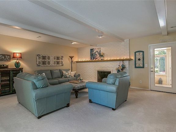 5th image of 2510 W Orleans Dr