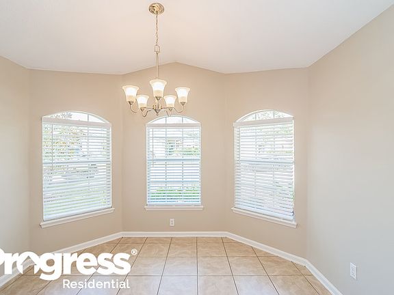 4th image of 2459 Willowbend Dr