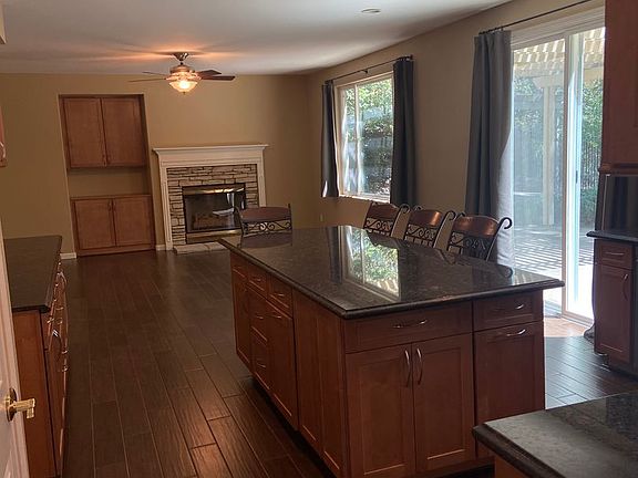 4th image of 925 Mann Ct