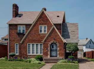 18115 Rosecliff Rd, Cleveland, OH 44119