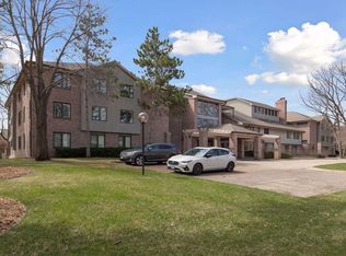 5501 Village Dr APT 202, Edina, MN 55439