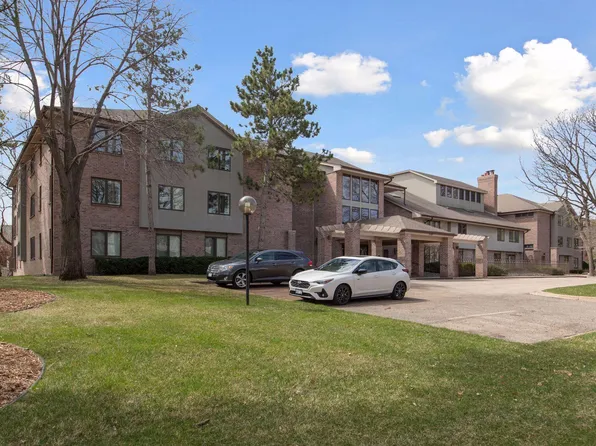 5501 Village Dr APT 202, Edina, MN 55439