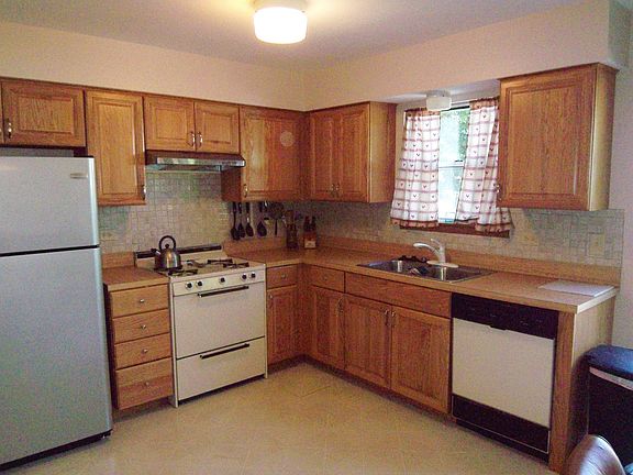 4th image of 544 Lasalle Ct