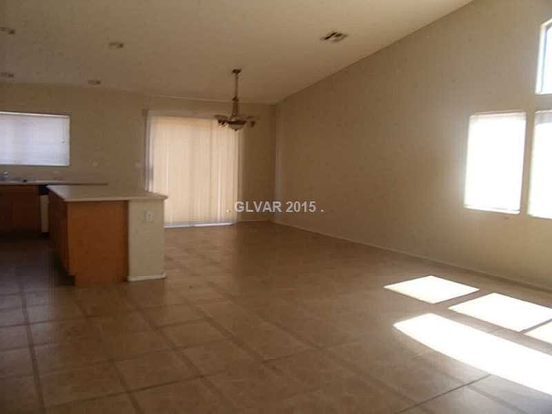 1st image of 527 Country Hill Dr