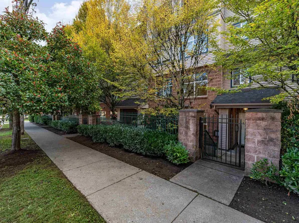 5688 Wessex St, Vancouver, BC V5R 6G7