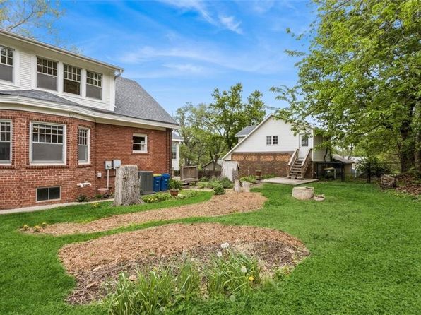 4715 Reinhardt Dr, Roeland Park, KS 66205