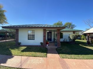 5219 Salvador Ln, Zapata, TX 78076