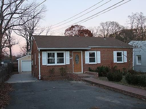 5th image of 2618 Groveton St