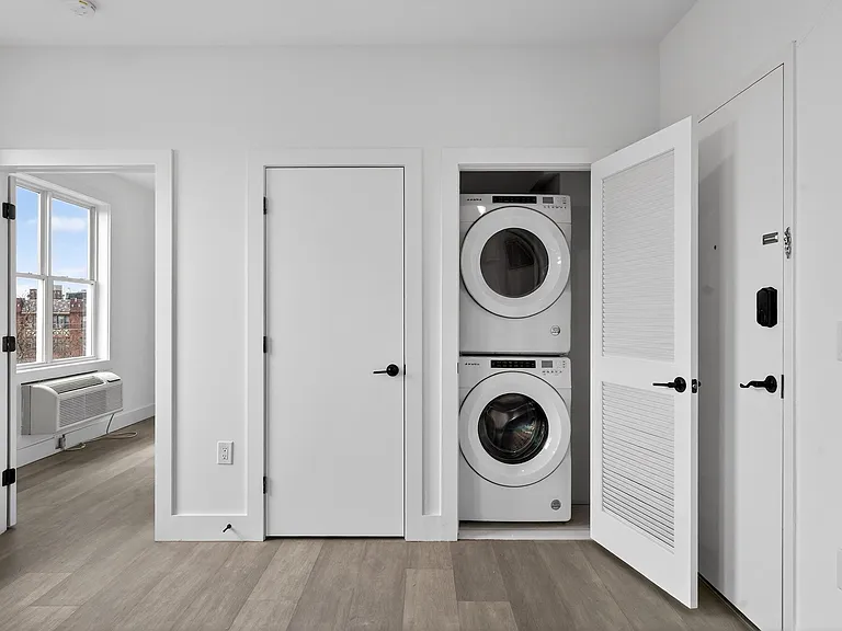 43-45 W 32nd St #501 — Photo 8