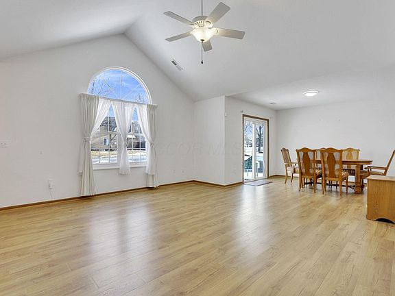5th image of 7795 Farmsbury Dr