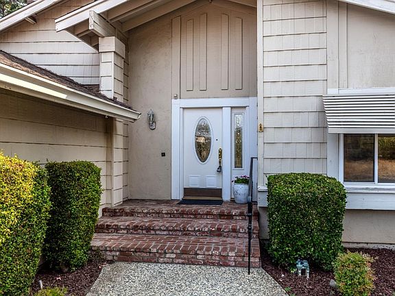 3rd image of 6874 Royalwood Way