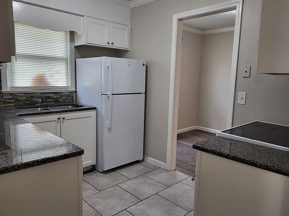 4th image of 3107 Andros Dr SW